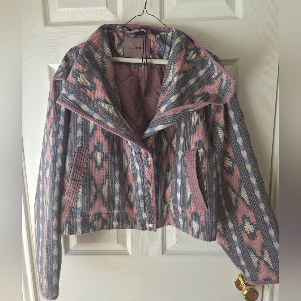 BLANKNYC Cropped Jacket L in Open Sky NWT Pink Black Boho Aztec - Picture 3 of 10